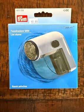 PRYM Fabric Lint Shaver - Portable Mini Defuzzer